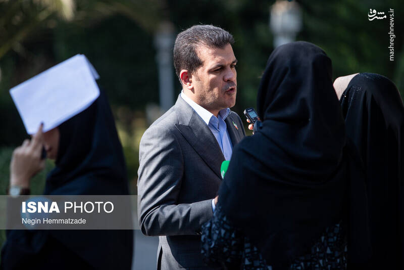 عکس / وزرای دولت در حیاط دولت 27