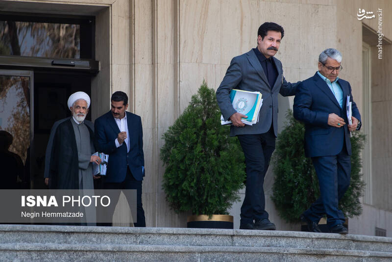 عکس / وزرای دولت در حیاط دولت 3