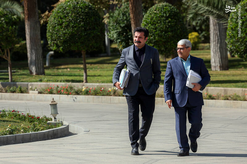 عکس / وزرای دولت در حیاط دولت 15