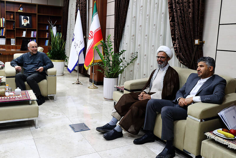 جلسه رییس مجلس با استاندار و نمایندگان خراسان شمالی