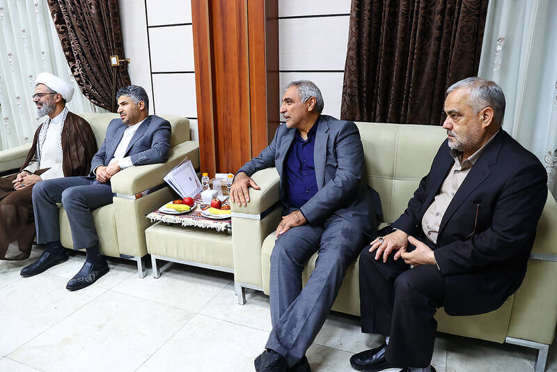 جلسه رییس مجلس با استاندار و نمایندگان خراسان شمالی