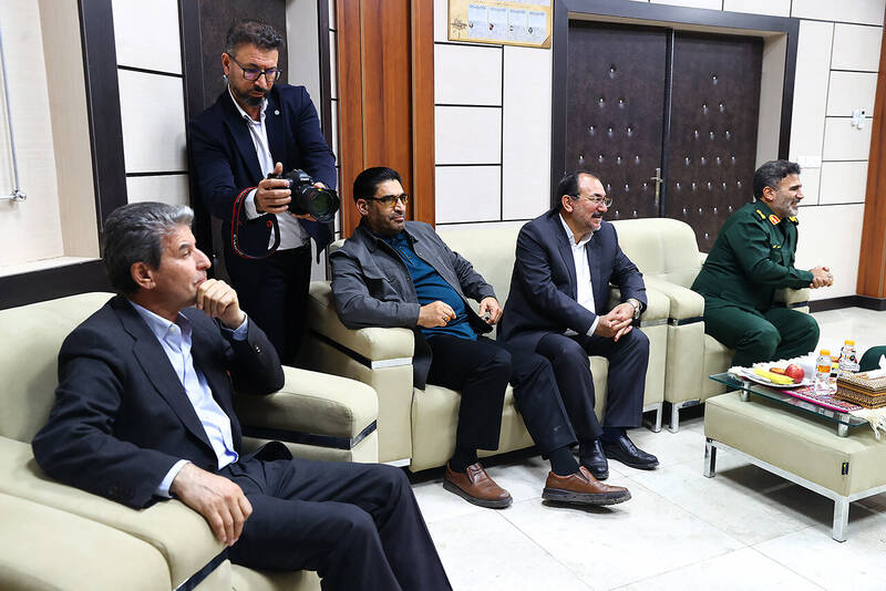 جلسه رییس مجلس با استاندار و نمایندگان خراسان شمالی