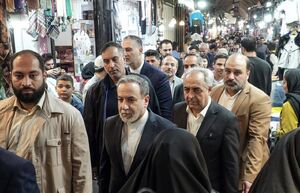 گشتوگذار کوتاه وزیر امور خارجه در بازار تبریز + عکس