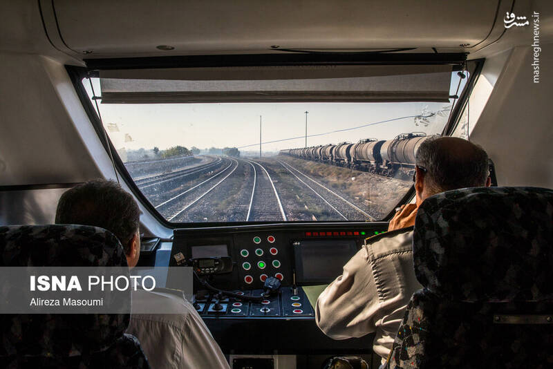 عکس / بازدید پزشکیان از خطوط راه آهن حومه‌ای استان تهران 8