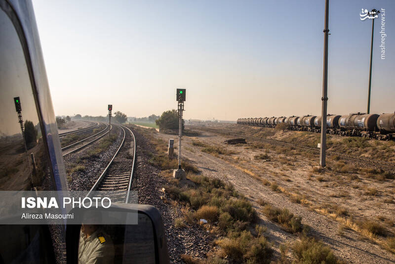 عکس / بازدید پزشکیان از خطوط راه آهن حومه‌ای استان تهران 9