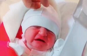 فیلم/ نوزادی که بعد شهادت پدرش به دنیا آمد