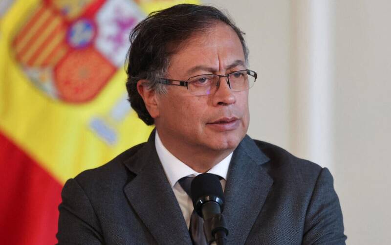 كلمبيا،پترو،مخدر،قرارداد،مواد،آمريكا،شركت،قرار،غزه،هواپيماي، ...