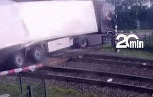 فیلم/ برخورد هولناک قطار با کامیون در هلند