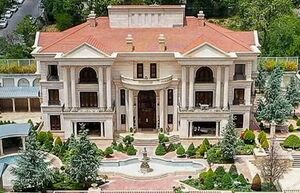 فیلم / تحویل ویلای متهم پرونده چای دبش به بانک ملت