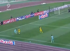 فیلم/ دریبل زیبای بازیکن پیکان به سبک نیمار