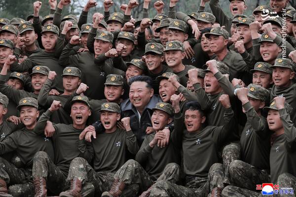 کیم از ویژهترین واحد ارتش کره شمالی بازدید کرد+ عکس