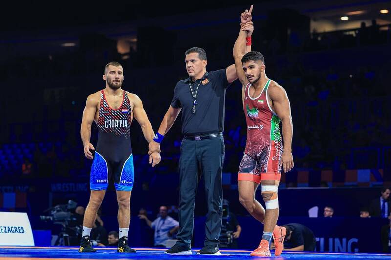 فرخی: از سنندج تا شیراز ته اتوبوس گریه کردم/ نقطه عطف زندگی تختی، ادامه دادنش بود/ فوتبال پارتیبازی و مافیاست