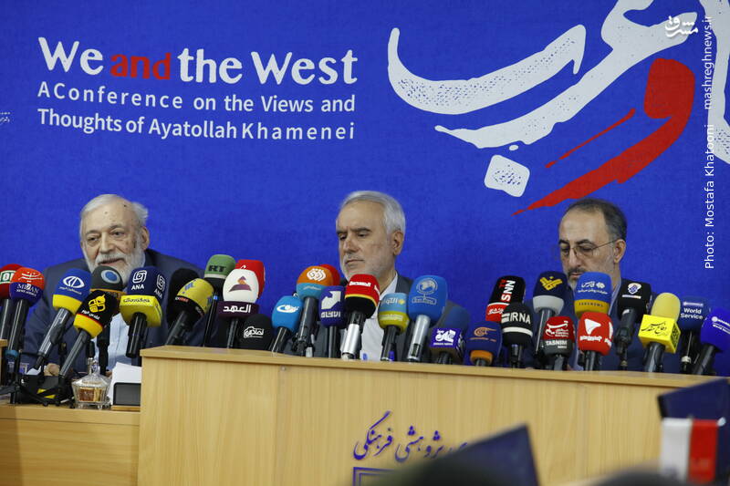 عکس / نشست خبری همایش "ما و غرب" در آراء و اندیشه رهبر انقلاب 26