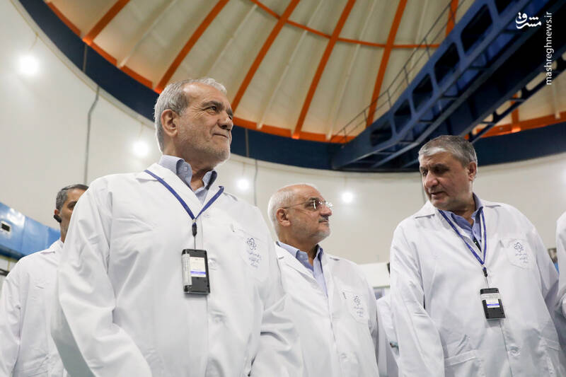 عکس / حضور رئیس جمهور در سازمان انرژی اتمی 4