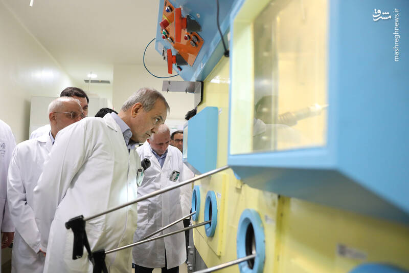 عکس / حضور رئیس جمهور در سازمان انرژی اتمی 3