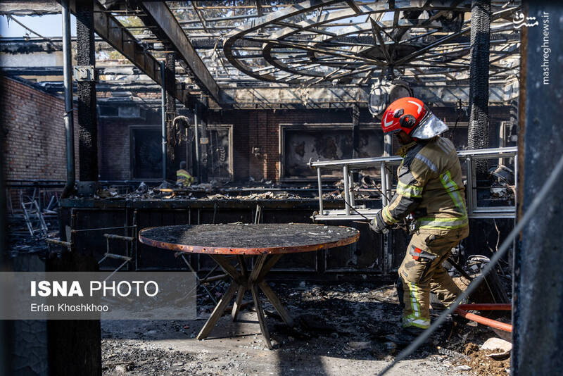 عکس / آتش‌سوزی یک رستوران در شهرک غرب 18