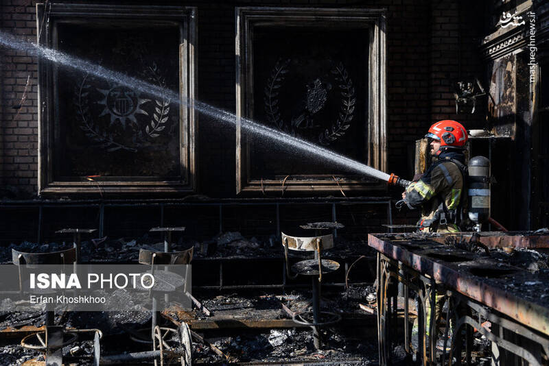 عکس / آتش‌سوزی یک رستوران در شهرک غرب 17