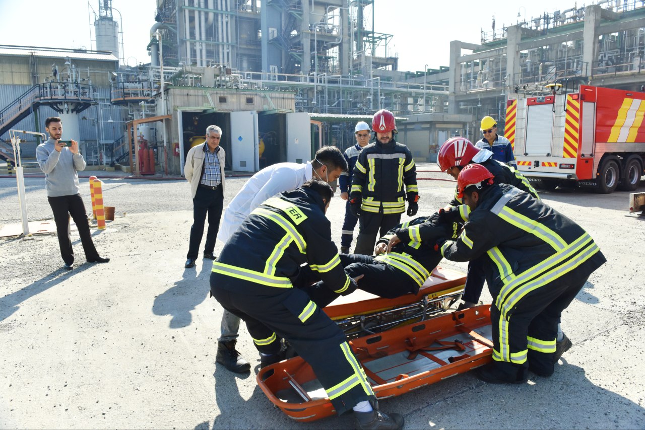 رزمایش پدافند شیمیایی با محوریت مقابله با آتشسوزی در پتروشیمی تبریز