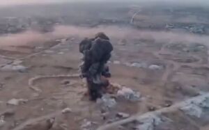 لحظه بیرون کشیدن کودک شهید فلسطینی از زیر آوار