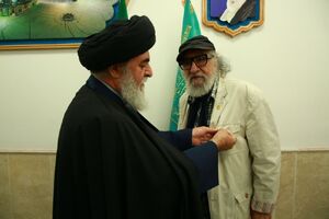 داریوش ارجمند خادم افتخاری مسجد جمکران شد + عکس