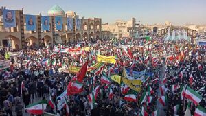 عکس / انبوه جمعیت یزدی‌ها علیه آمریکا و اسرائیل