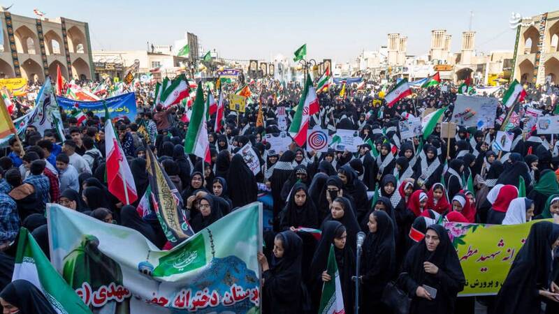 عکس / انبوه جمعیت یزدی‌ها علیه آمریکا و اسرائیل 4