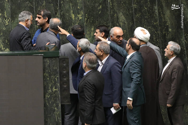 عکس / حواشی صحن علنی مجلس امروز 13 آبان 19