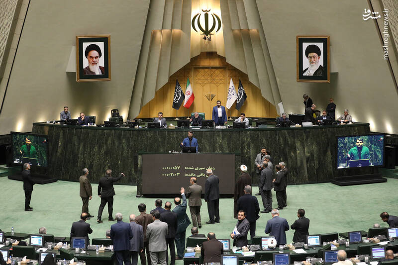 عکس / حواشی صحن علنی مجلس امروز 13 آبان 14