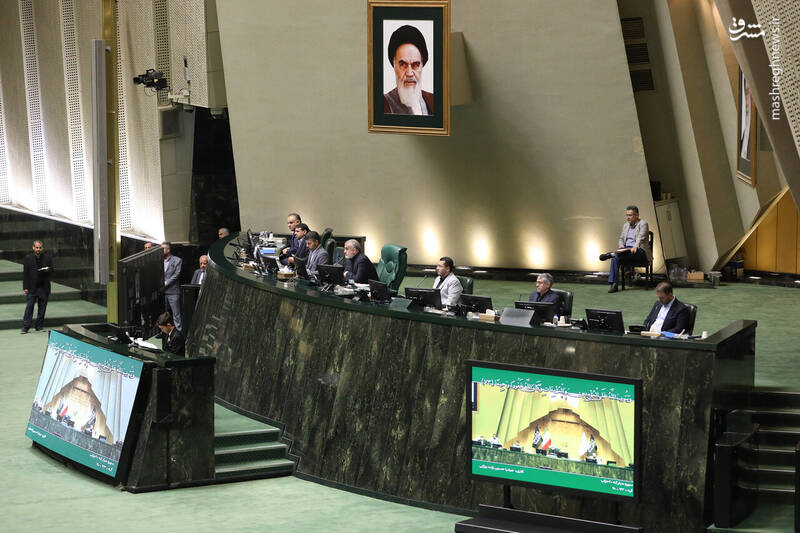 عکس / حواشی صحن علنی مجلس امروز 13 آبان 13