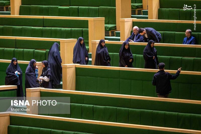 عکس / حواشی صحن علنی مجلس امروز 13 آبان 31