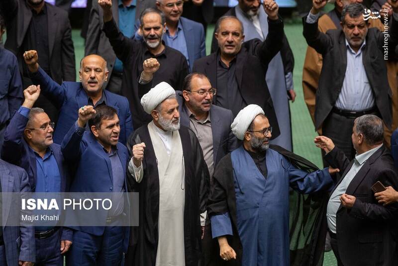 عکس / حواشی صحن علنی مجلس امروز 13 آبان 9