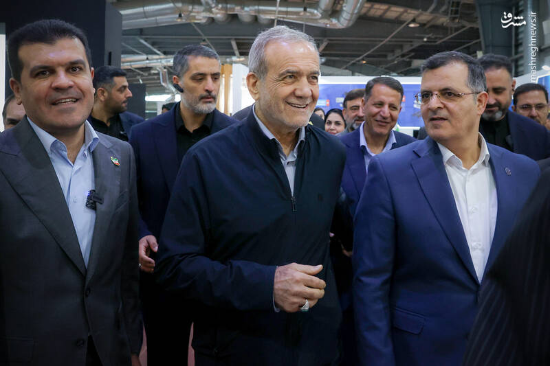 عکس / بازدید پزشکیان از نمایشگاه فناوری‌های روز آمد ایران 25