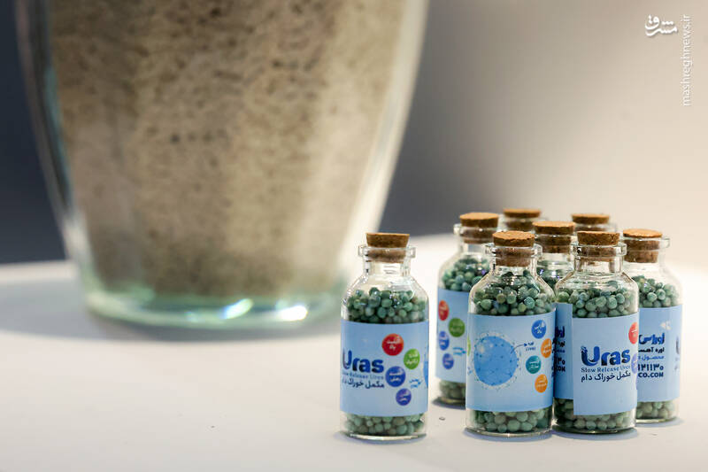 عکس / بازدید پزشکیان از نمایشگاه فناوری‌های روز آمد ایران 18