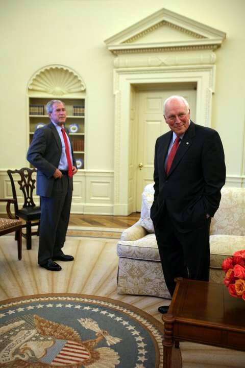 دیک چنی، از سفر به تهران تا طراحی لشکرکشی به غرب آسیا/ منفورترین سیاستمدار آمریکا هم خوراک مور و مار می شود!