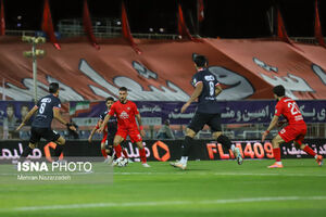 مخالفت پرسپولیس با دربی بدون تماشاگر / اراک و شیراز گزینه‌های نهایی