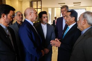 فیلم / هدیه خاص قالیباف به کفیل ریاست جمهوری پاکستان