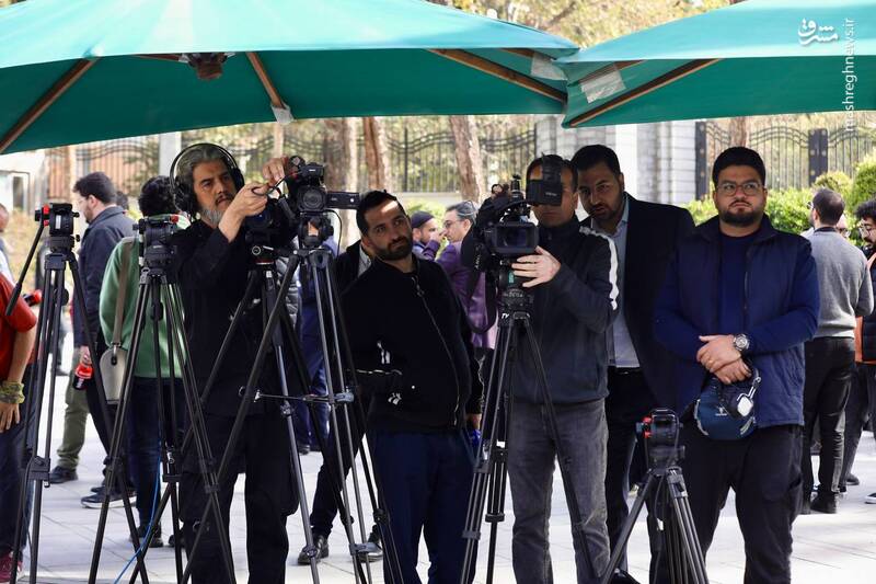 عکس / وزرای دولت در جمع خبرنگاران 12