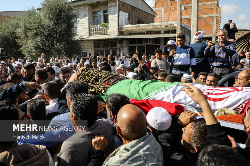 وداع مردم گلستان با «صابرِ والیبال ایران»؛ صابر کاظمی در آغوش خاک +عکس و فیلم