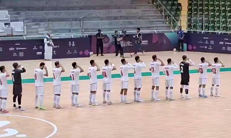 فیلم/ سلام نظامی تیم ملی فوتسال پیش از بازی افغانستان