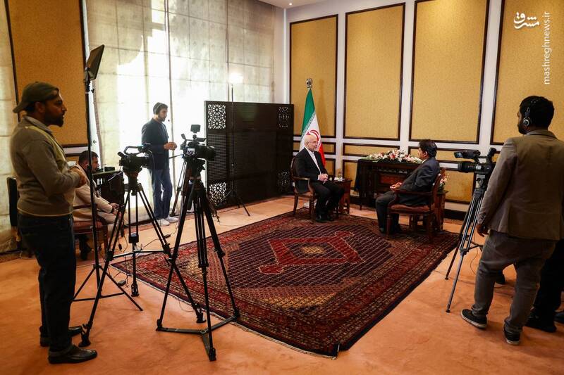 عکس/ مصاحبه روزنامهنگار سرشناس پاکستانی با قالیباف در اسلامآباد