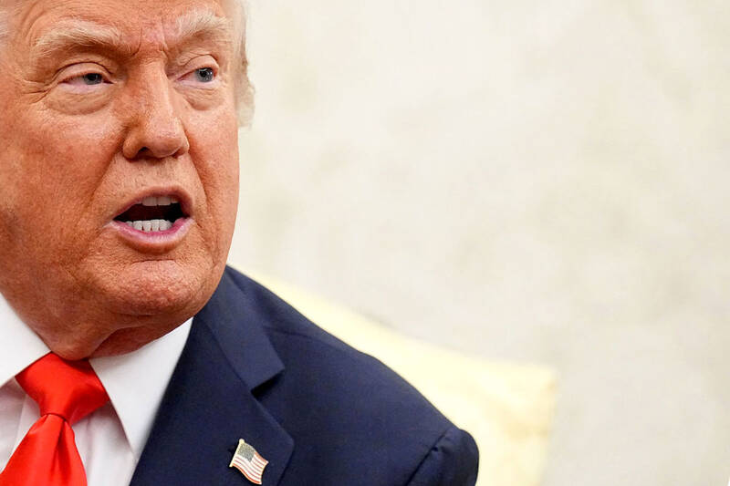 فیلم/ ترامپ: انقدر بمب هسته‌ای داریم که جهان را ۱۵۰ بار نابو ...