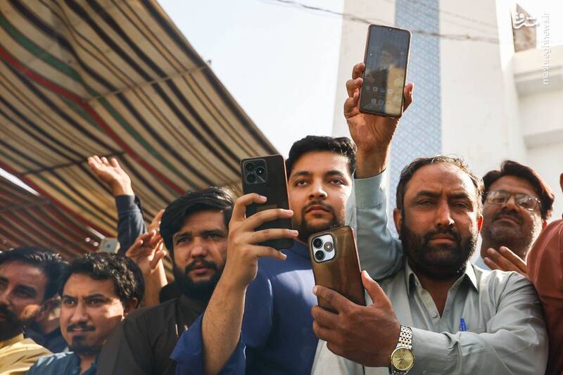 عکس/ حضور قالیباف در نماز جمعه مسجد یثرب کراچی