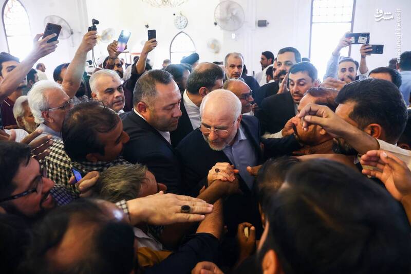 عکس/ حضور قالیباف در نماز جمعه مسجد یثرب کراچی