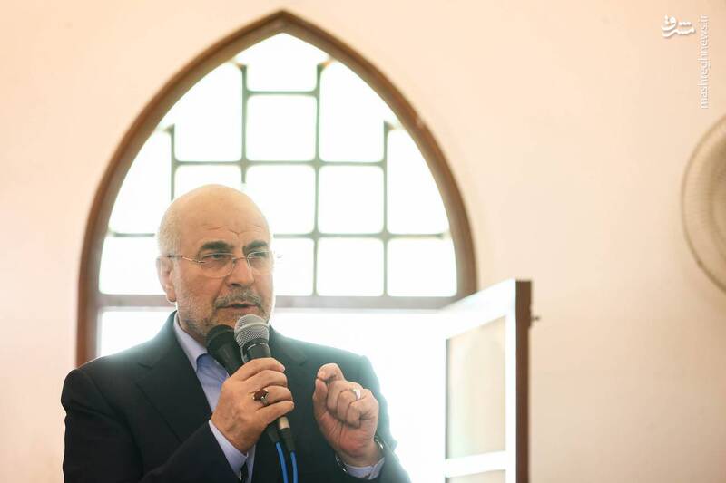 عکس/ حضور قالیباف در نماز جمعه مسجد یثرب کراچی