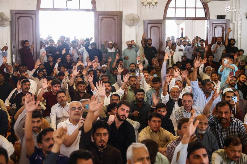 عکس/ حضور قالیباف در نماز جمعه مسجد یثرب کراچی