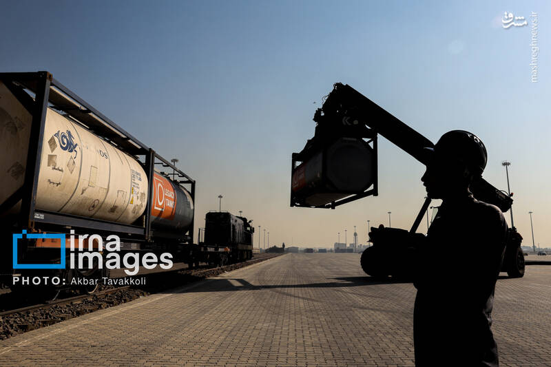 عکس/ ورود اولین قطار باری برنامهریزی شده از روسیه به آپرین