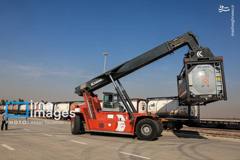 عکس/ ورود اولین قطار باری برنامهریزی شده از روسیه به آپرین