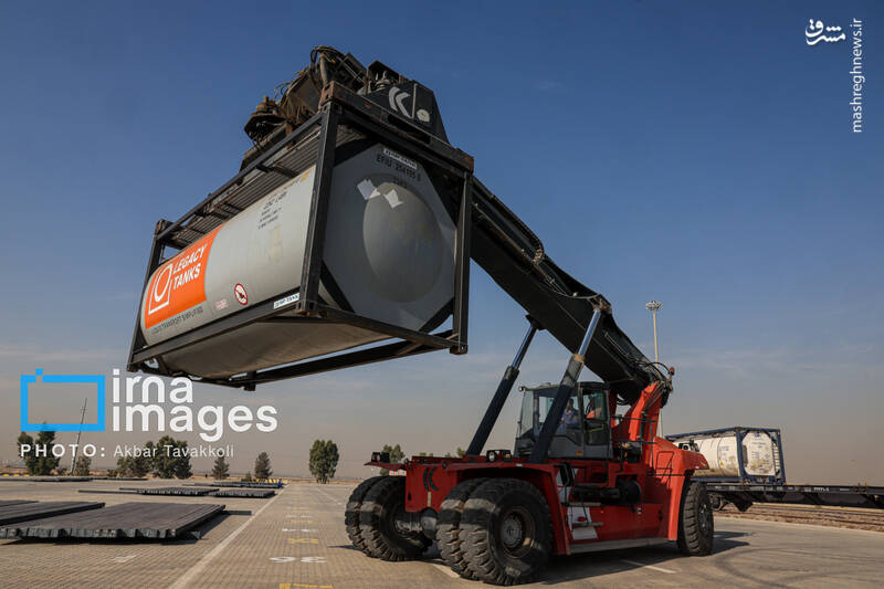 عکس/ ورود اولین قطار باری برنامهریزی شده از روسیه به آپرین