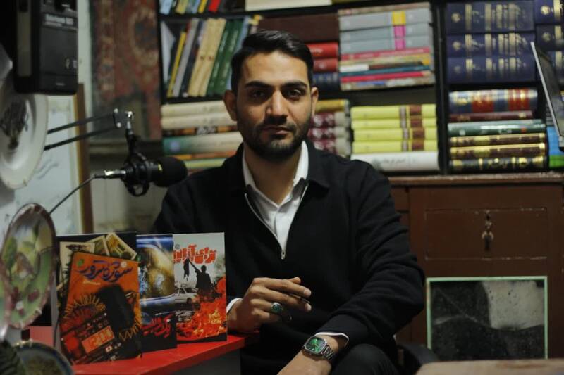 نگارش،ستاره،آبي،بهائيت،جذب،سكاكي،مجازي،جاسوسي،مخاطبان،رمان،فكري