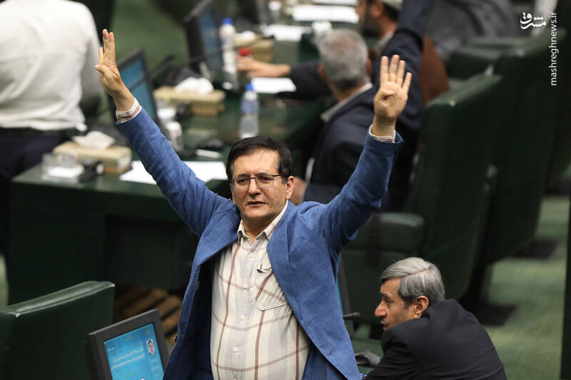 عکس / نشست علنی یکشنبه 18 آبان 1404 مجلس 12